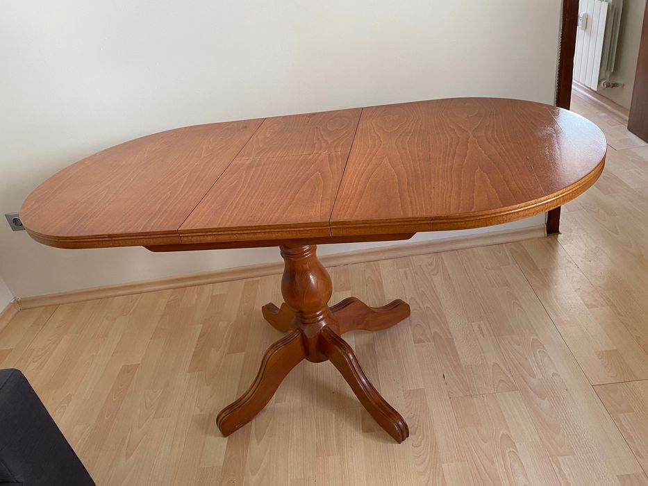 Дървена разтегателна трапезна маса