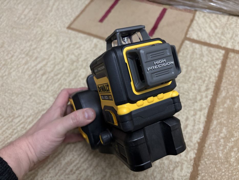 Лазерный уровень нивелир DeWalt DCLE34033D1