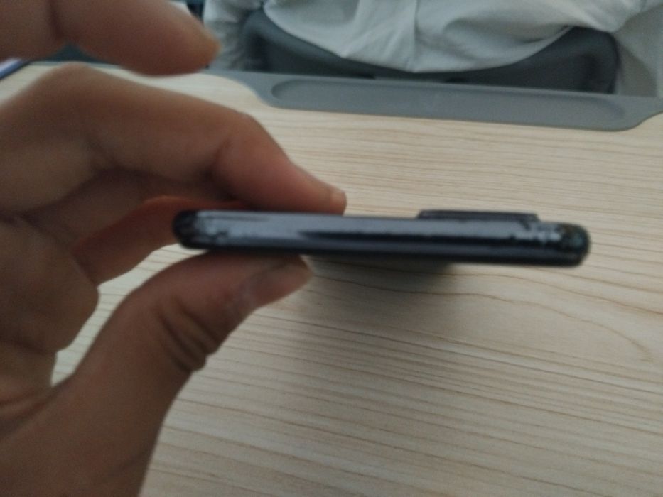 Vivo v21e        .