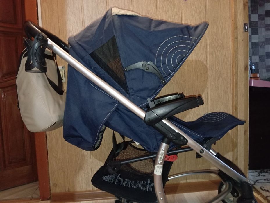 Продам коляску Hauck 3в1