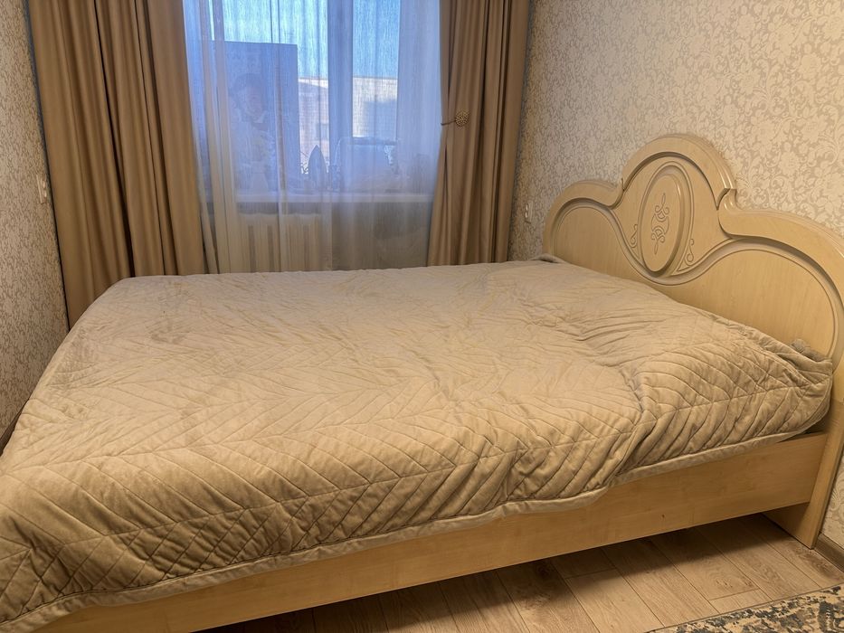 Продается спальный гарнирур