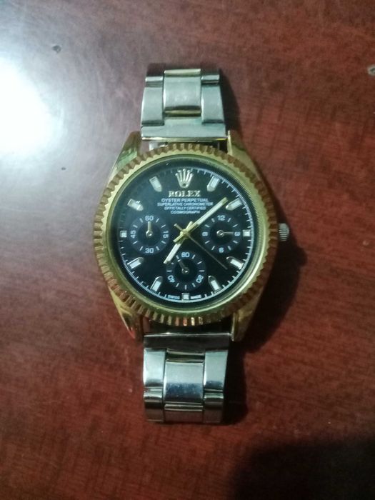 Rolex huddi originaldek soat faqat rangi ochgan