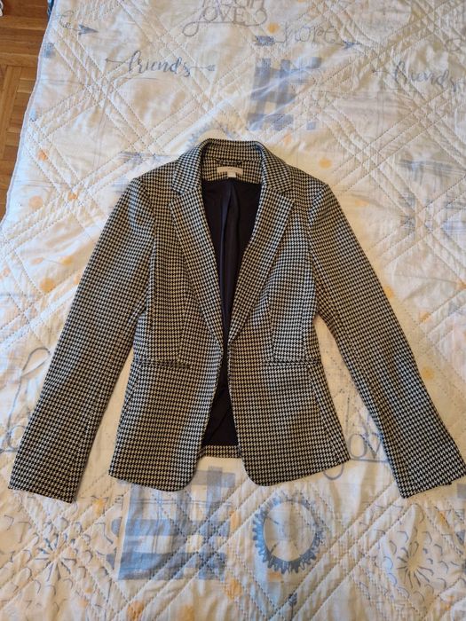 Елегантно сако на H&M