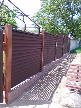 Construim garduri din sipca metalica, tabla cutata, plasa bordurata