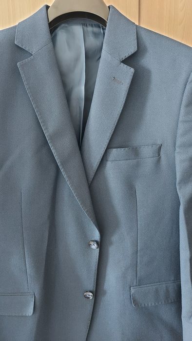 Продаются 2 пиджака