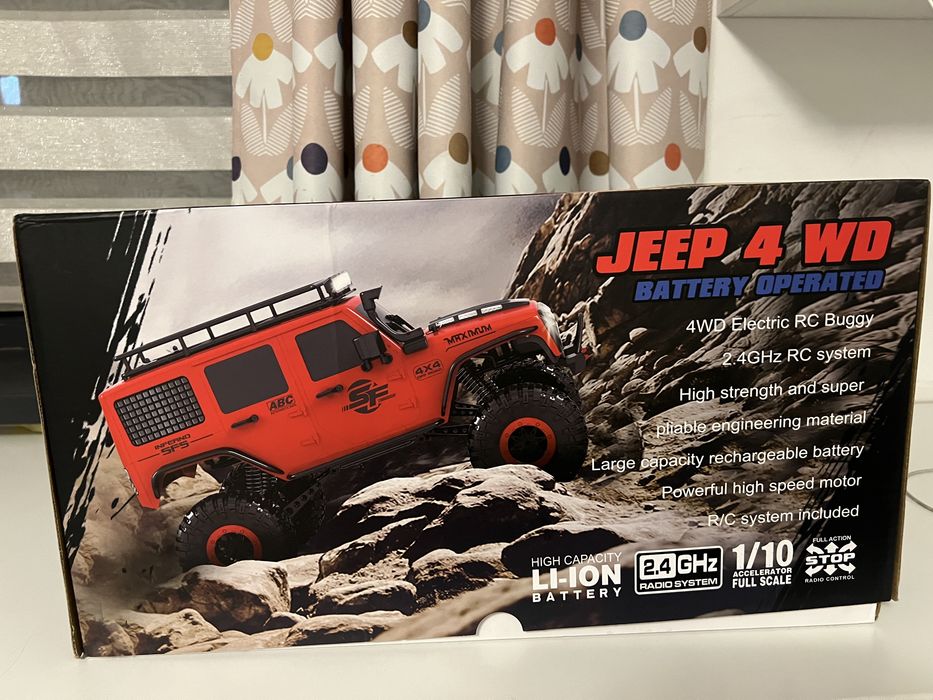 Продам машинку jeep