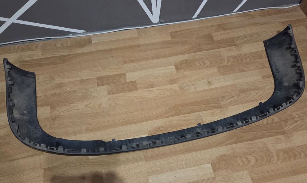 Продавам добавка за задна броня за Ауди А4 Б5 2000г. седан