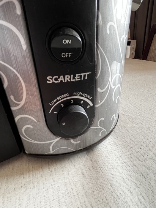 Соковыжималка Scarlrtt