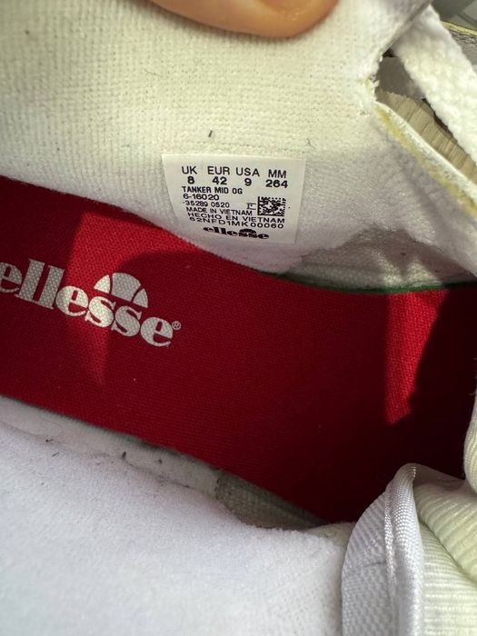 Мъжки маратонки Ellesse – номер 42, еко кожа

Мъжки маратонки Elles