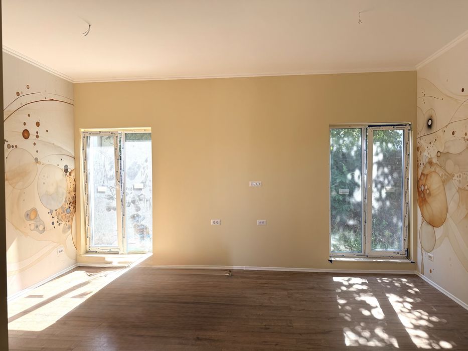 Casa parter, 90 mp, 3 dr, 2 bai, 500m teren, living+bucatarie, terasa, pod izolat ,centrala+incalzire in pardoseala,parcare 2 locuri,gard metalic