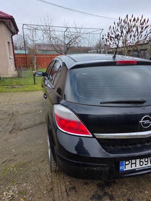 Opel Astra H , mai multe detalii in privat