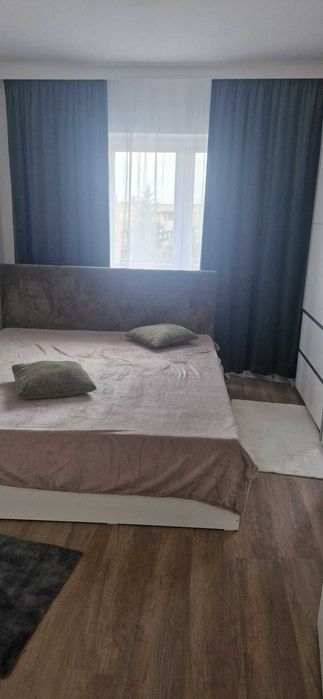Inchiriez apartament cu 3 camere in Mun. Satu Mare