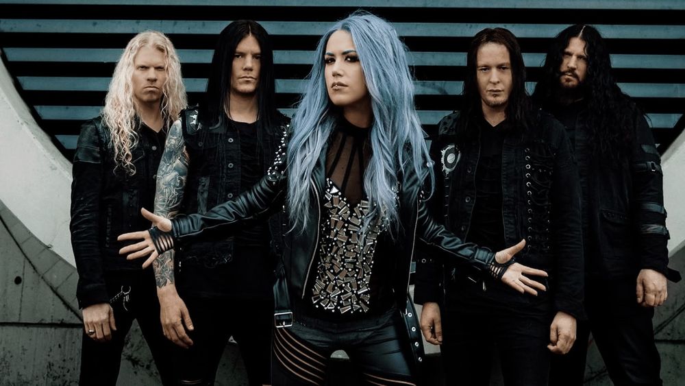 Уроки игры на гитаре, вокалу и экстрим вокалу.