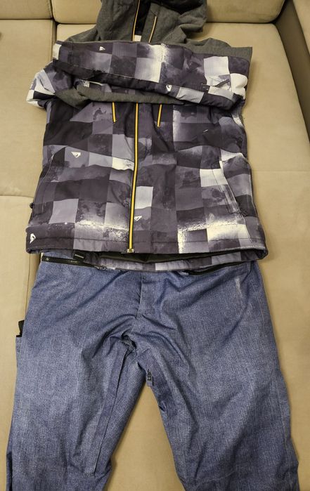 Costum schi snowboard barbat S-M geaca Quiksilver si pantaloni The Lig