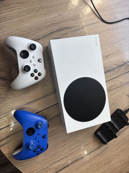 Xbox series s в отличном состоянии