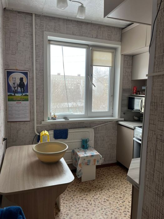 Продам 2 к квартиру 4/5  р-он ДБС.