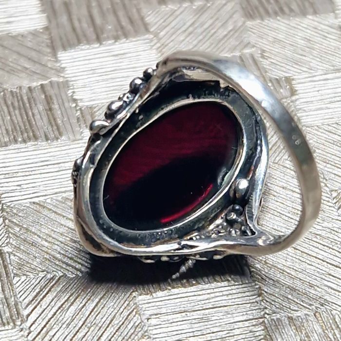 Inel din argint cu granat natural