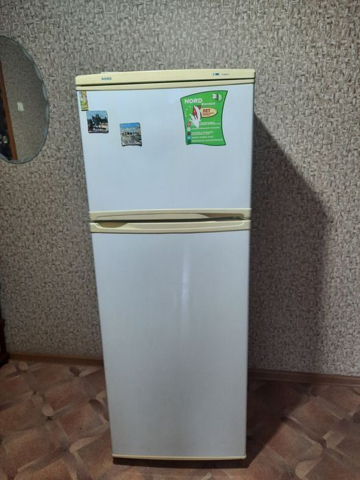 Продам холодильник буу