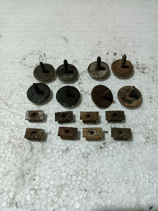 Крепежи за Мерцедес 124