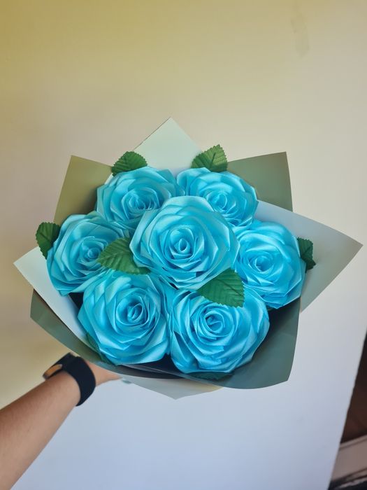 Buchete trandafiri din satin