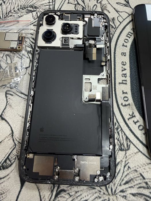 Части за iPhone 16 Pro Max 256gb оригинален