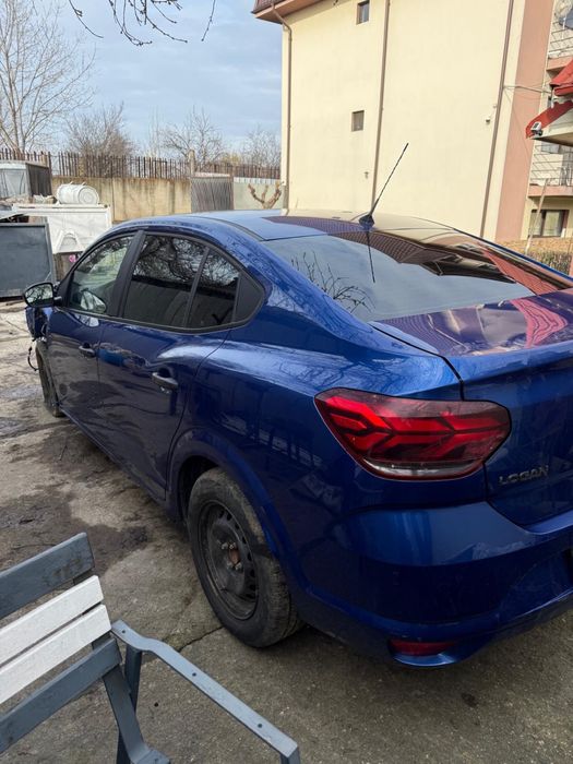 Vand Logan lll avariat conform pozelor