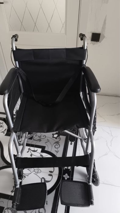 Продам инвалидную коляску