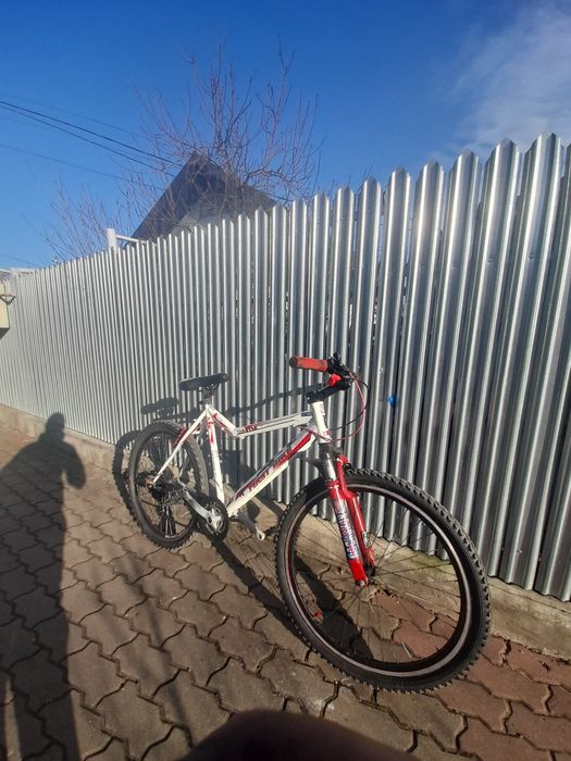 Vând bicicletă First Bike