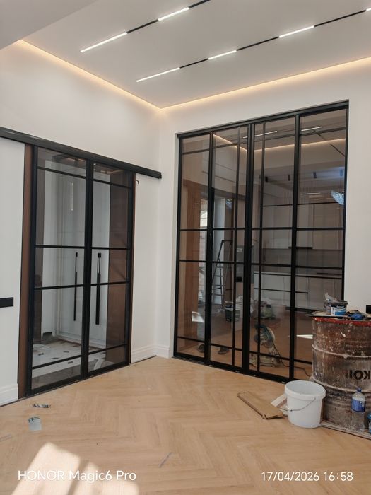 Душ, лофт, перила, зеркала