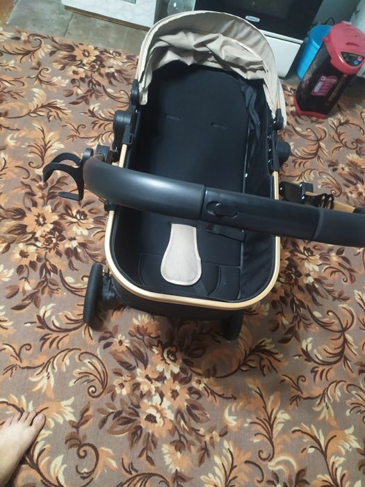 Продается новая коляска.