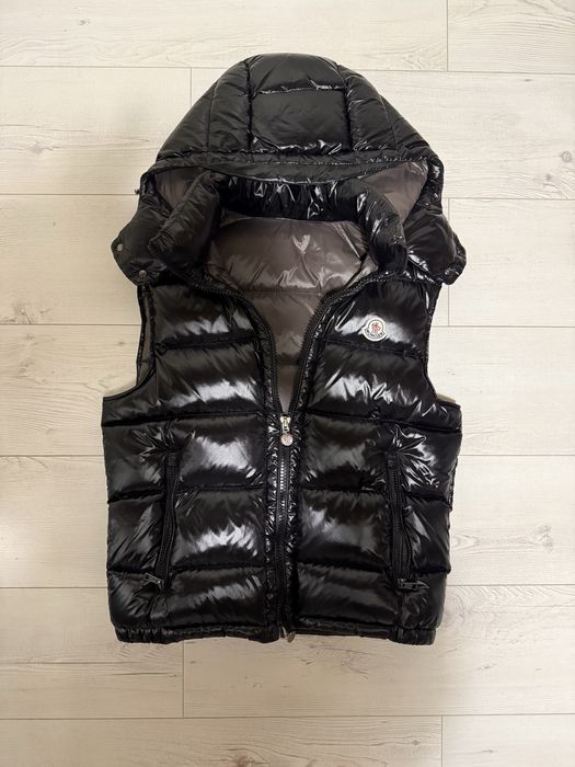 Vesta moncler practic noua