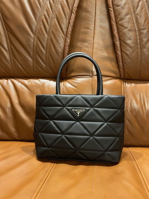 Стильная сумочка от Prada