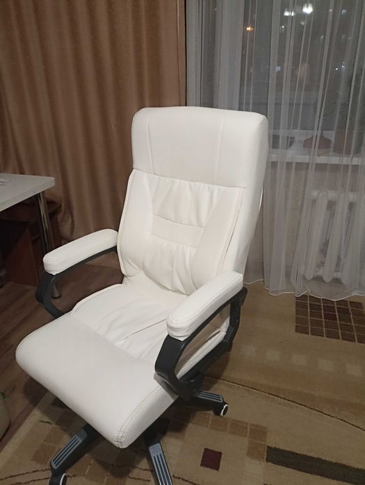 Продам кресло для работы