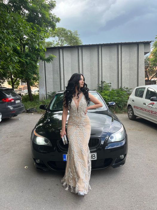 Продавам балнатя си рокля