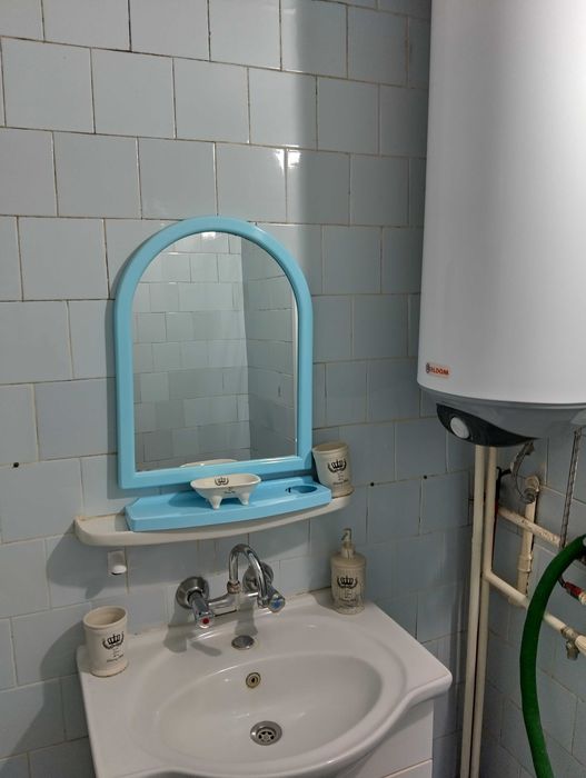 Дава под наем делгосрочно тристаен разширен апаратамент