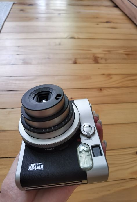 Фотоапарат за моментни снимки Fujifilm Instax Mini 90 Neo classic