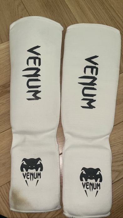 Накладки VENUM.