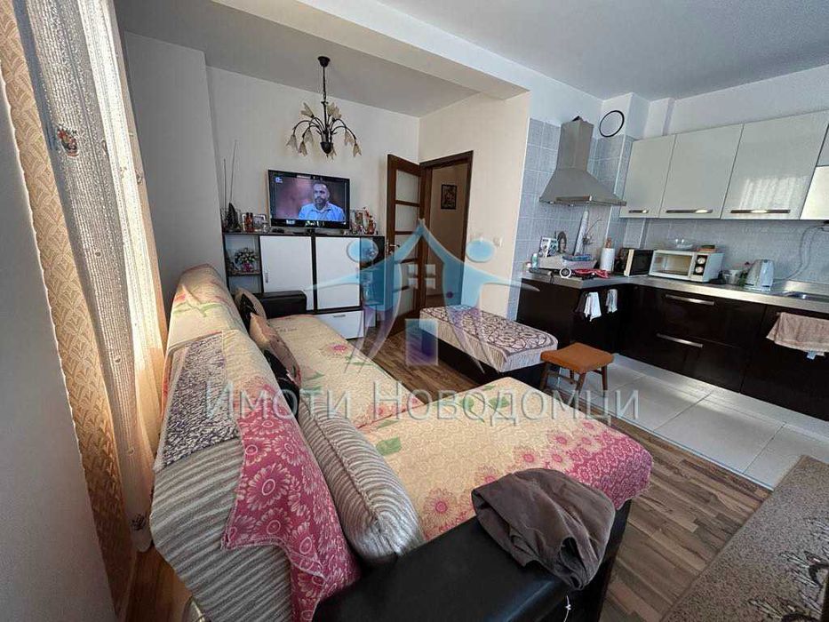 Продава се Тристаен апартамент в Шумен, Пазара - 98 кв.м за 1429 €/кв.м - Снимка #1
