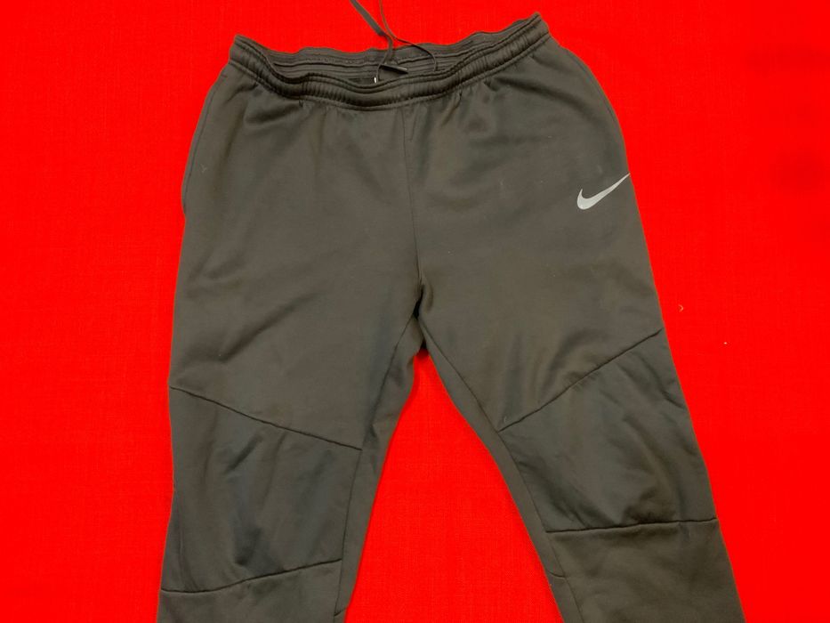 Nike-оригинална  термо долница размер л