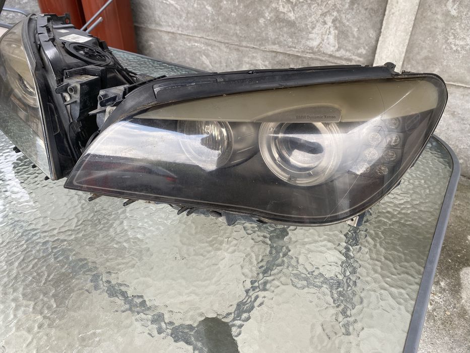 Far  St/Dr Dynamic xenon BMW seria 7 F01 F02  Pret 2500 lei bucata
