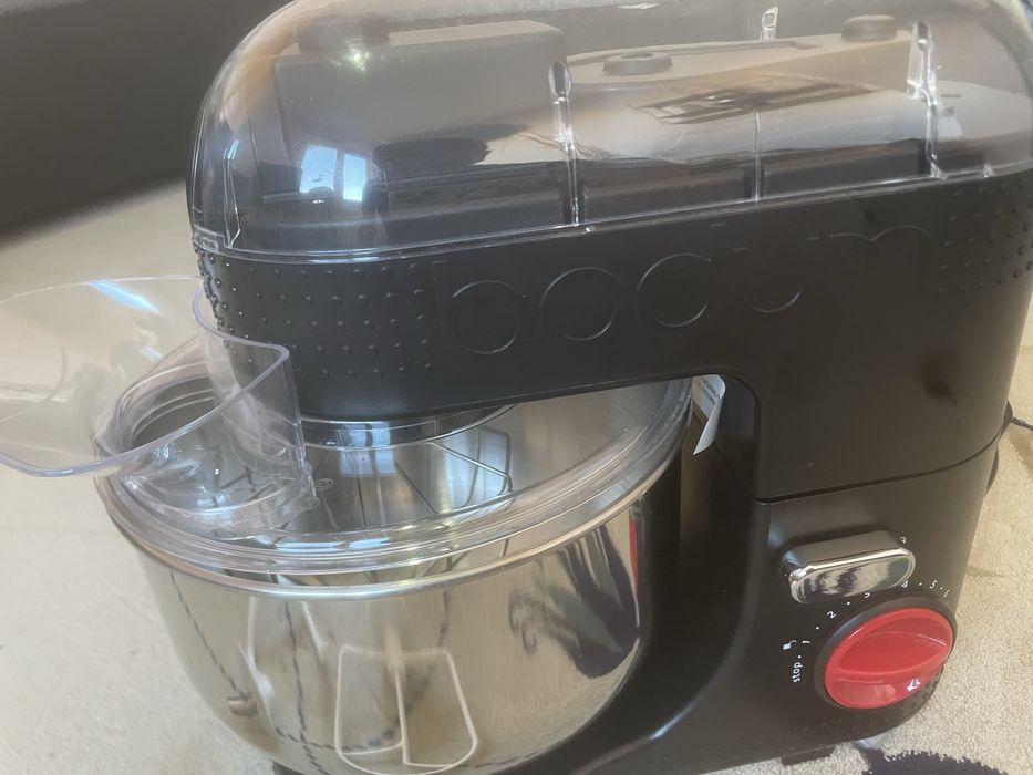 Планетарен миксер BODUM  4.7л