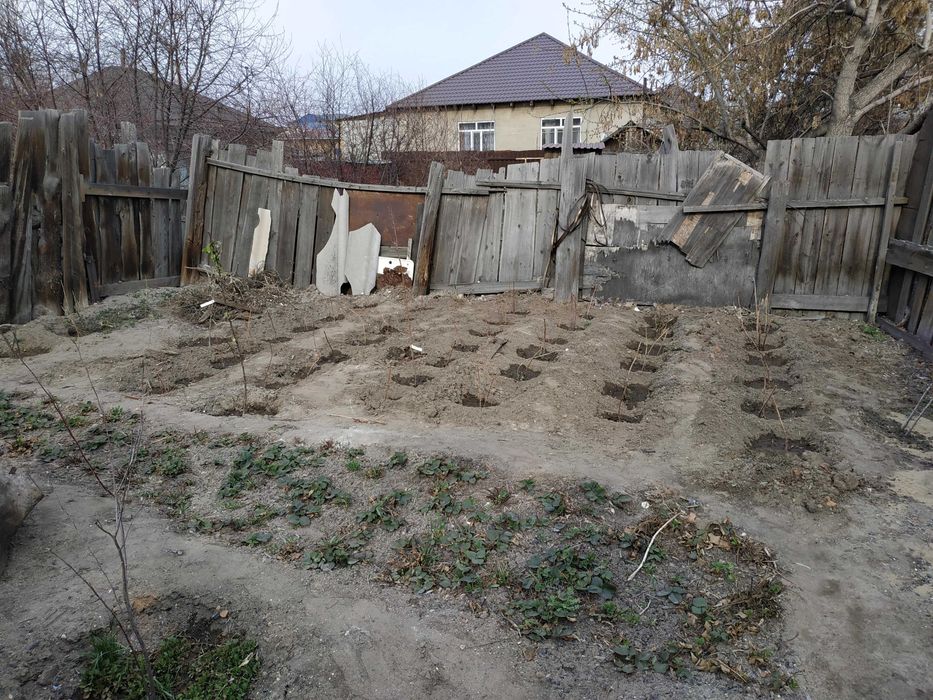 Продам участок с домом в центре