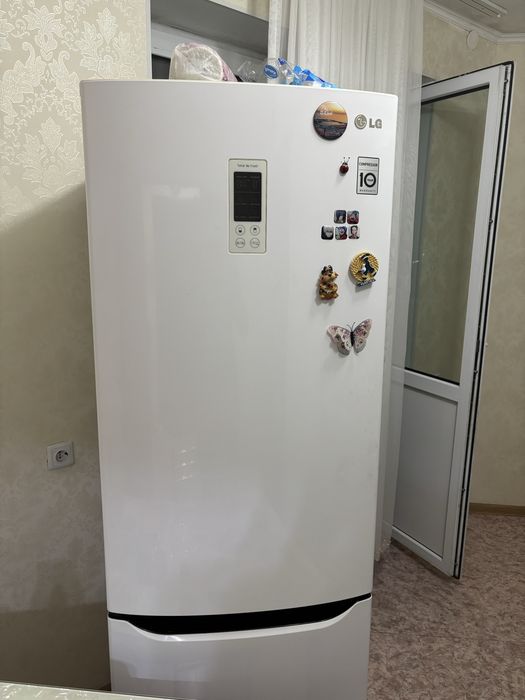 Холодильник lg работает, но не морозит
