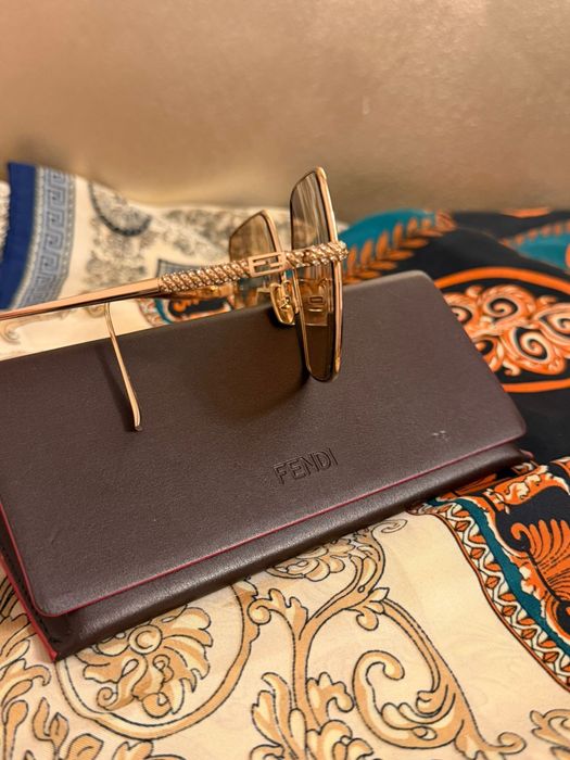 Ochelari de soare FENDI + cadou ochelari de soare Valentino
