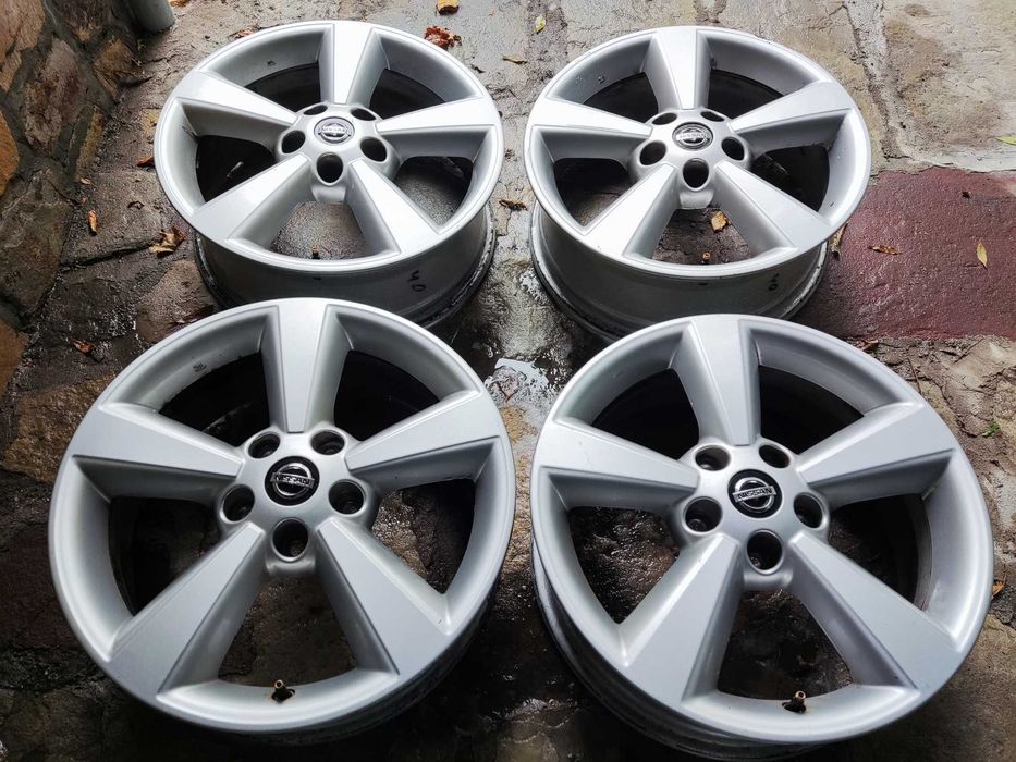 Нисан Кашкай 17 цола 5x114,3 оригинални лети джанти Nissan 5x114,3