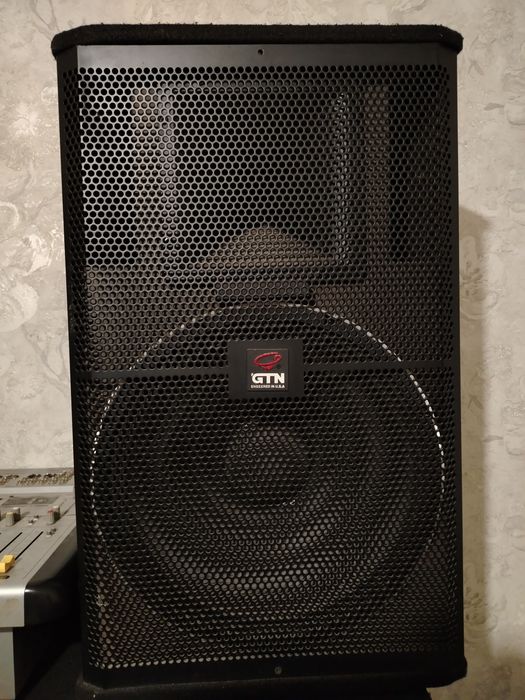 Колонки с усилителем.