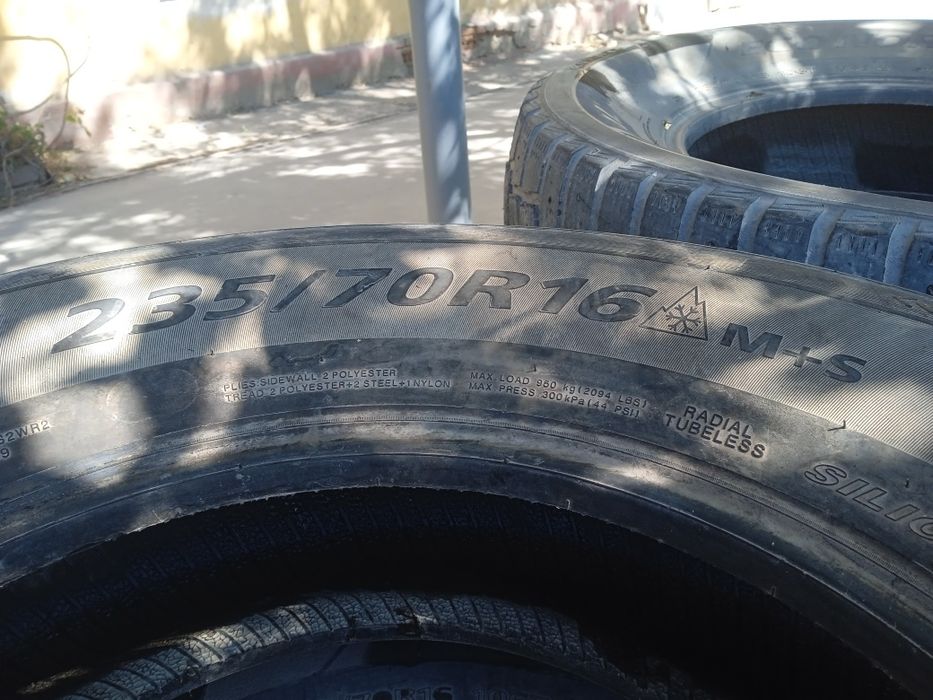 Шины 4 штуки 235/70/R 16