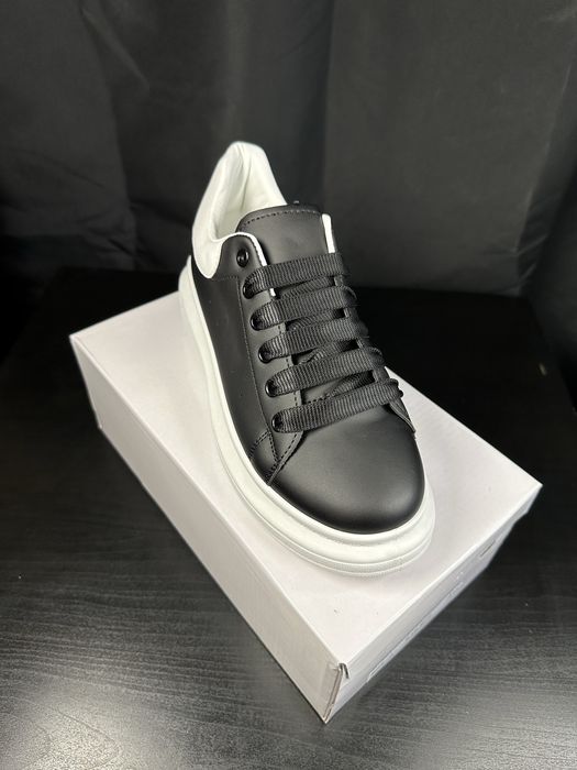 Adidasi negri cu alb,  marimi 36-40