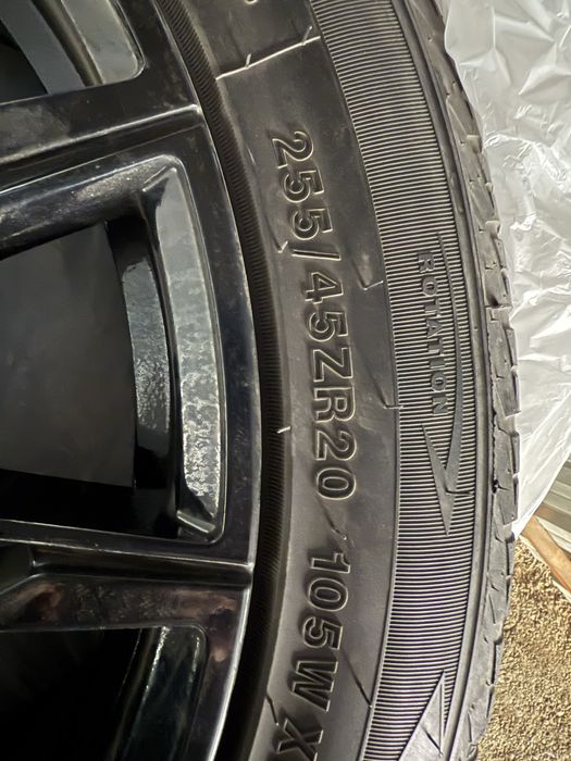 Комплект колес 255/45/R20