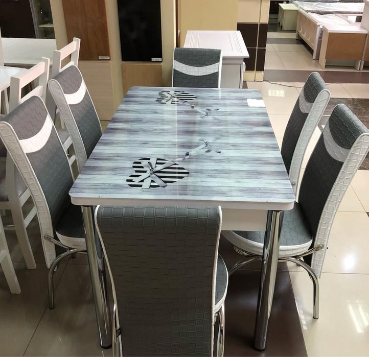 Продам комплект стол со стульями